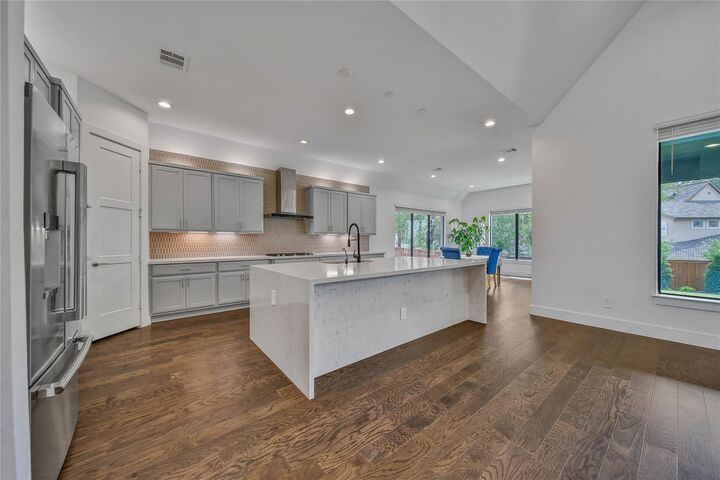 Property Photo:  115 Oak Estates Drive  TX 77384 