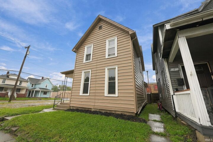 Property Photo:  1205 Orchard Street  IN 46808 