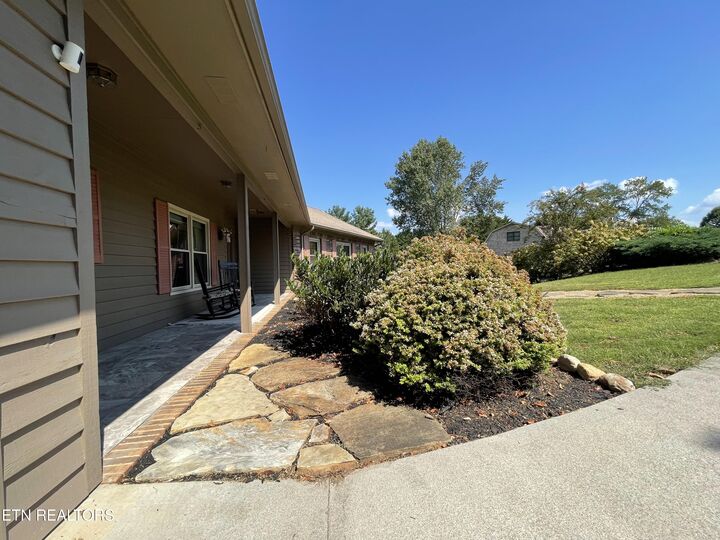 Property Photo: 103 Farmington Place TN 37716