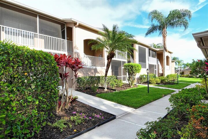 Property Photo: 5251 Mahogany Run Avenue 525 FL 34241