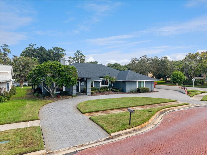 Property Photo: 3717 Camino Way FL 32808