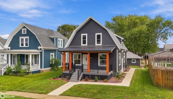 Property Photo:  1608 Lincoln Street  IA 52601 