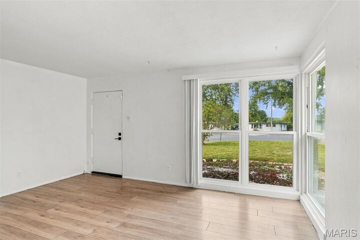 Property Photo:  2 Marquette Drive  MO 63031 