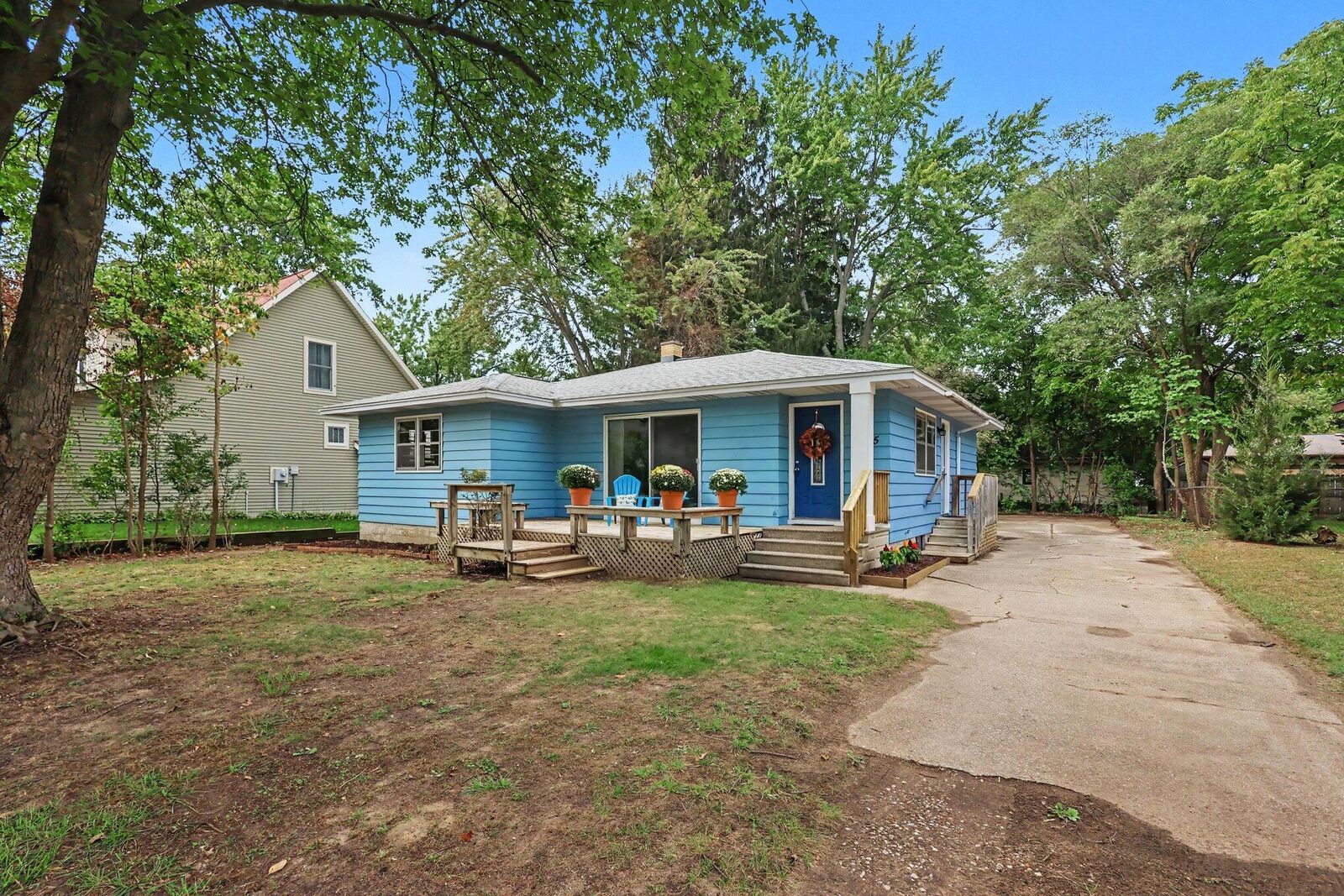 Property Photo: 615 Fall Street MI 49456