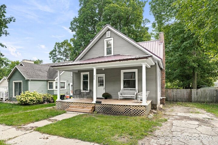 Property Photo: 312 S Irving Street MI 48838