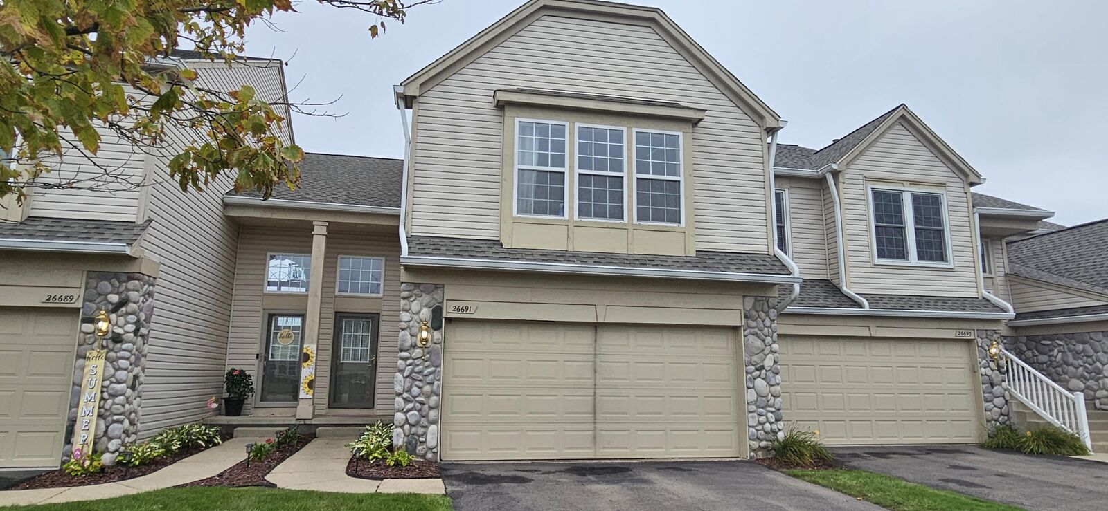 Property Photo:  26691 Kirkway Drive  MI 48183 