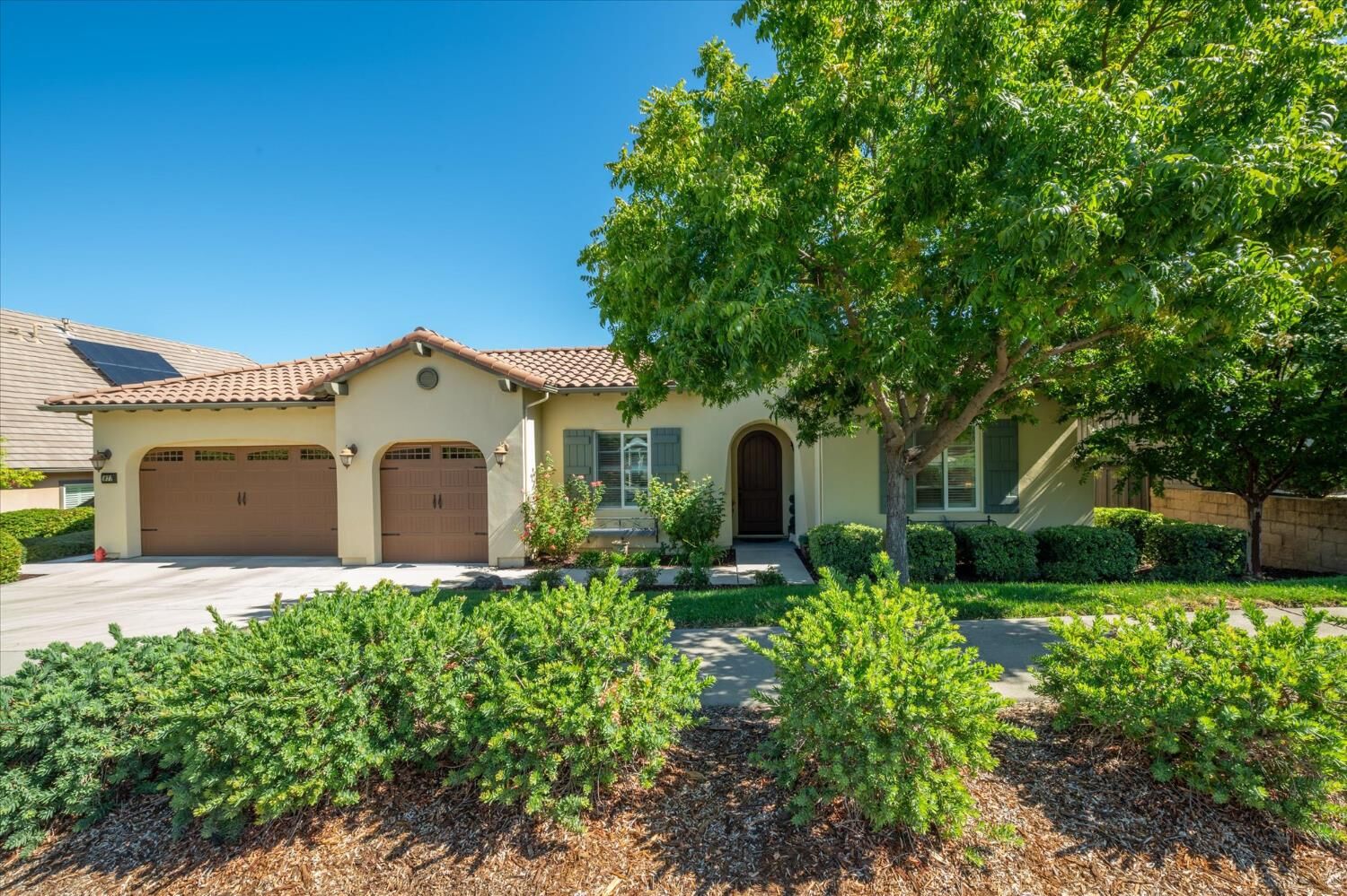 Property Photo: 877 Candlewood Drive CA 95762