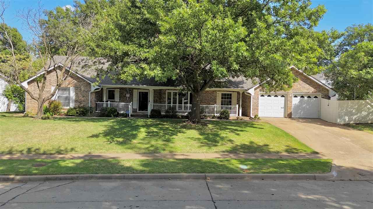 Property Photo: 2205 Cardinal OK 74604