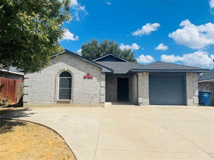 Property Photo:  2534 Las Villas Avenue  TX 75211 