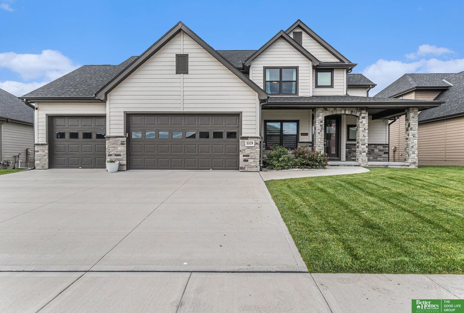 Property Photo: 3319 Robyn Ridge Road NE 68025
