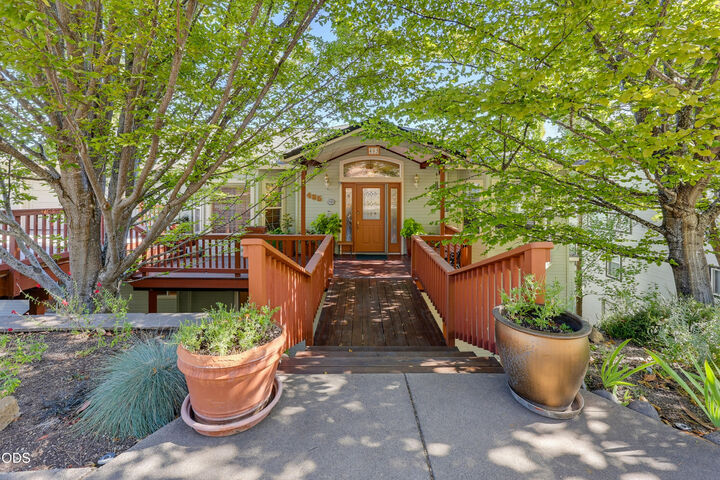 Property Photo: 485 Waterline Road OR 97520