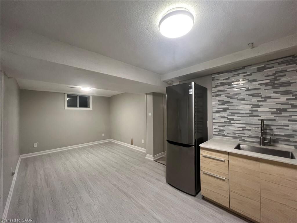 Property Photo:  5002 Willowood Drive Basement  ON L5R 3R5 