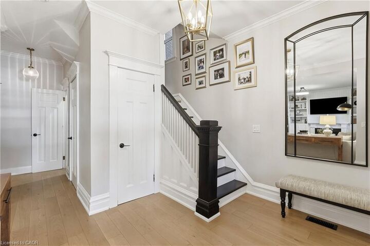 Property Photo:  25 Fairholt Road S  ON L8M 2T2 