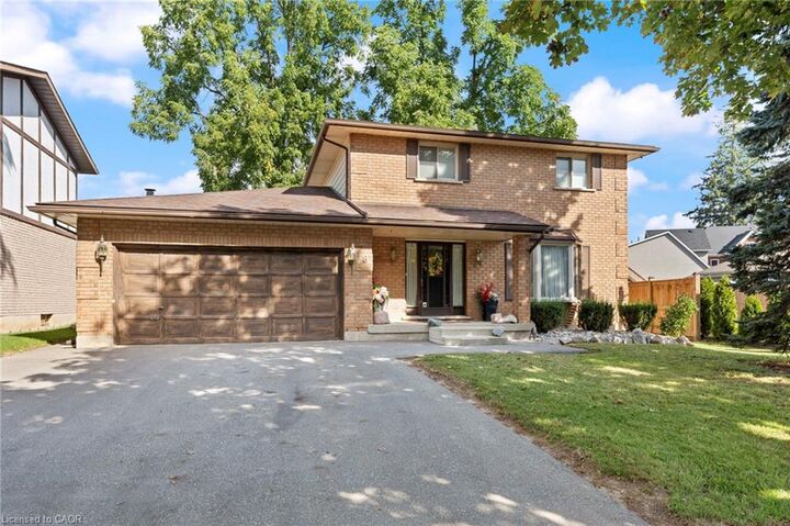 Property Photo:  8 Beckett Drive  ON N3T 6E5 