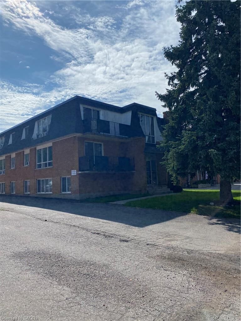 Property Photo:  347 Waterloo Street 5  ON N3A 1S7 