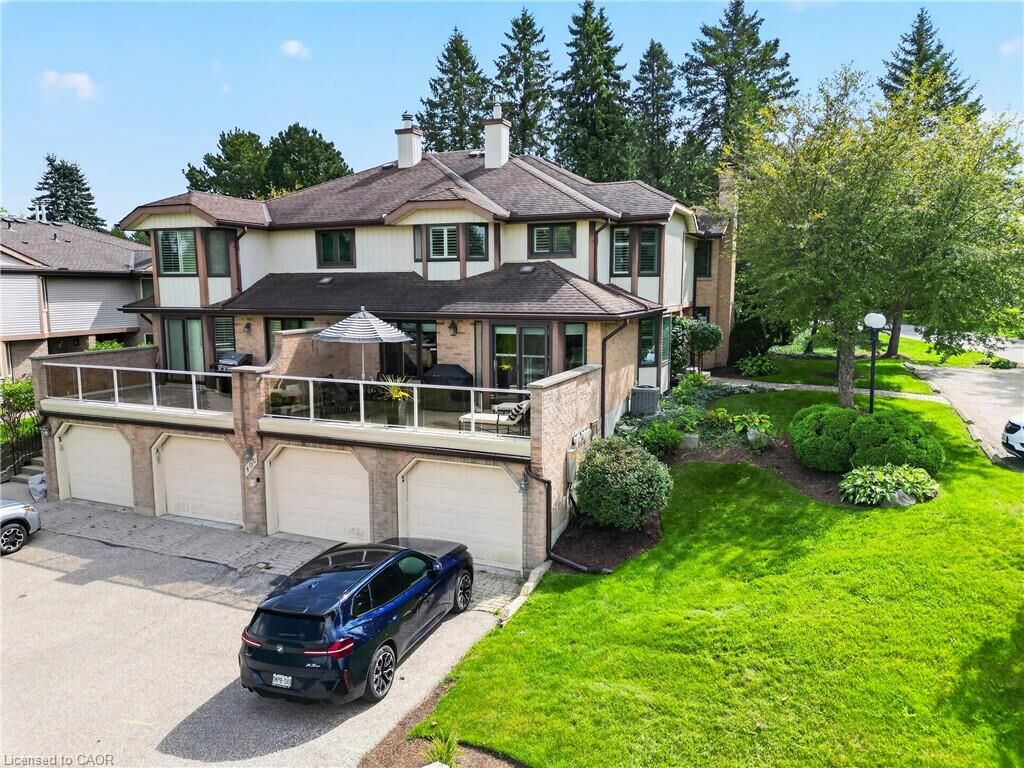 Property Photo: 406 Craigleith Drive 1 ON N2L 5T2