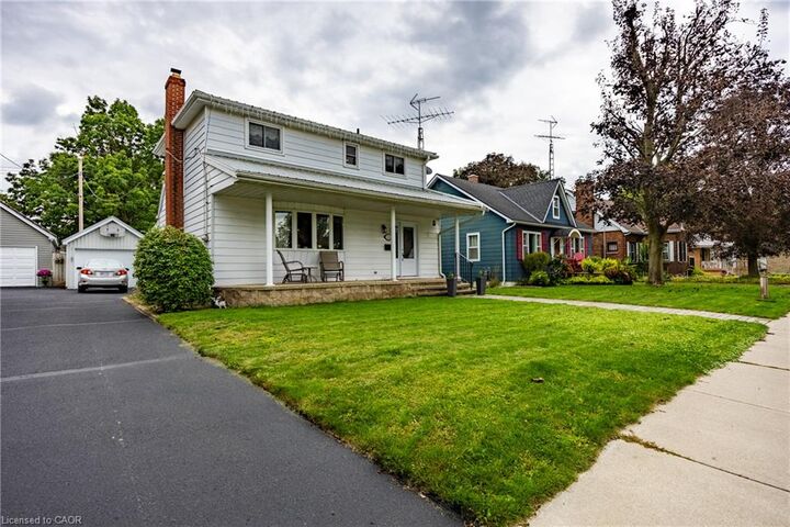 Property Photo:  72 Pine Street  ON N4B 1N9 
