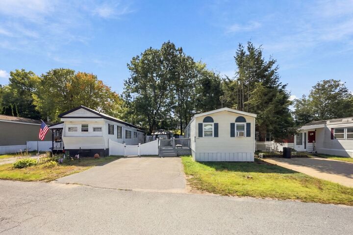 Property Photo: 176 Lakeview Street MA 01876