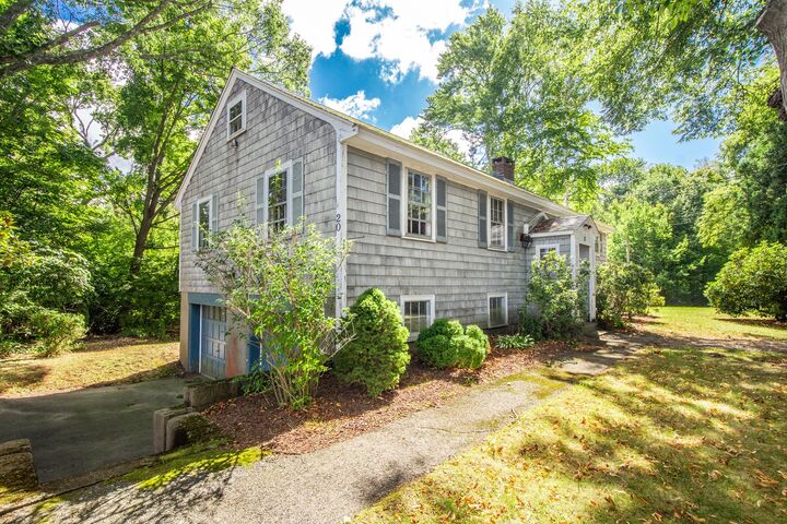 Property Photo:  20 Tyler Rd  MA 01915 