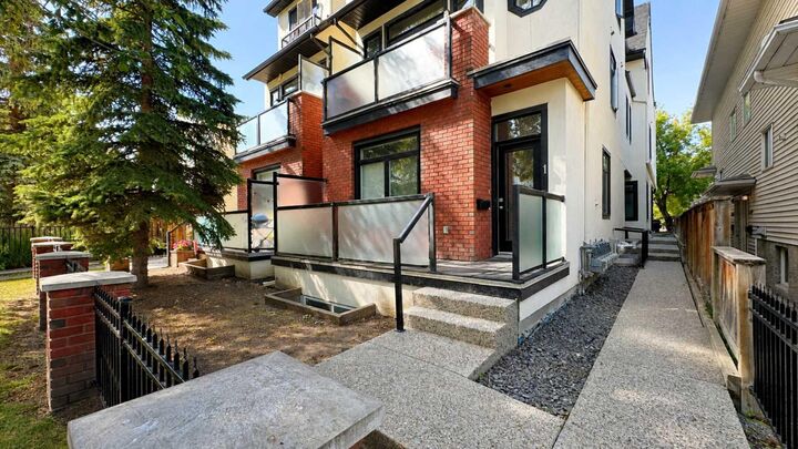 Property Photo:  2118 35 Avenue SW 3  AB T2T 2E3 