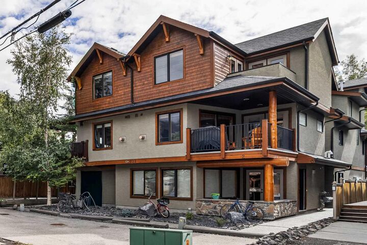 Property Photo:  722 3rd Street 2  AB T1W 2J6 