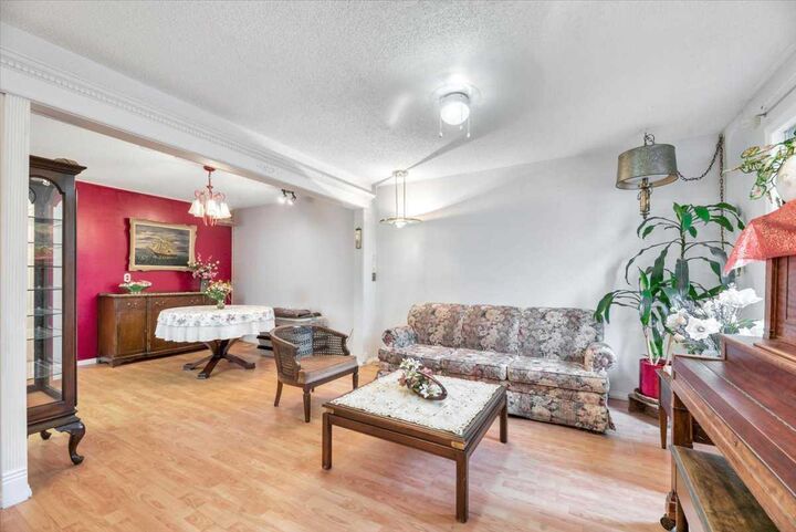 Property Photo:  3531 42 Street NE  AB T1Y 4S5 