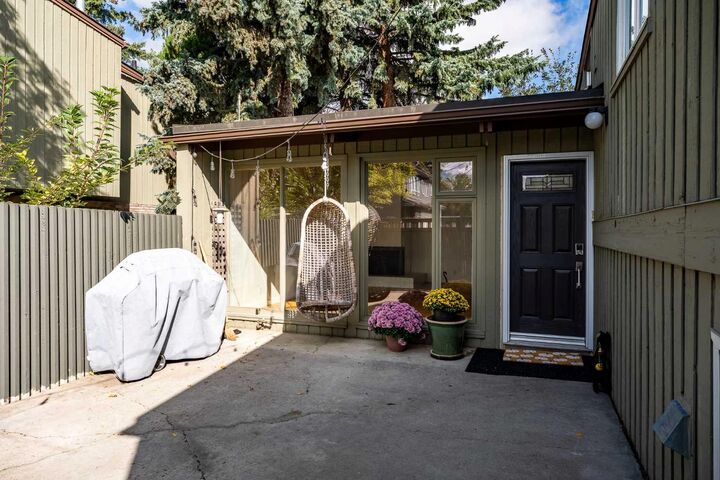 Property Photo:  4500 39 Street NW 608  AB T3A 0M5 