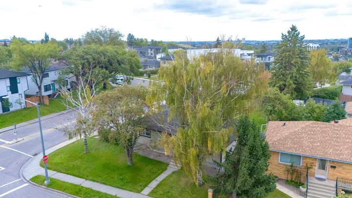 Property Photo: 1051 8 Avenue NE AB T2E 1X3