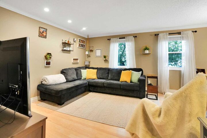 Property Photo:  158 Rundleview Close NE  AB T1Y 1J1 