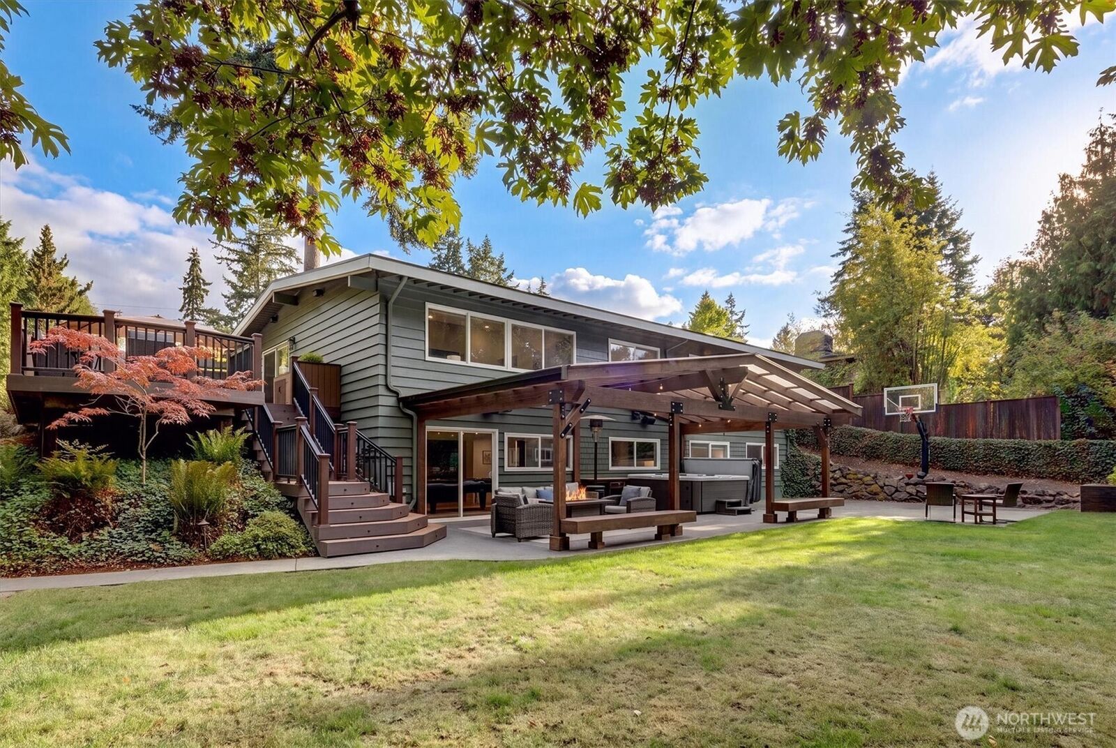 Property Photo: 16728 SE 12th St WA 98008