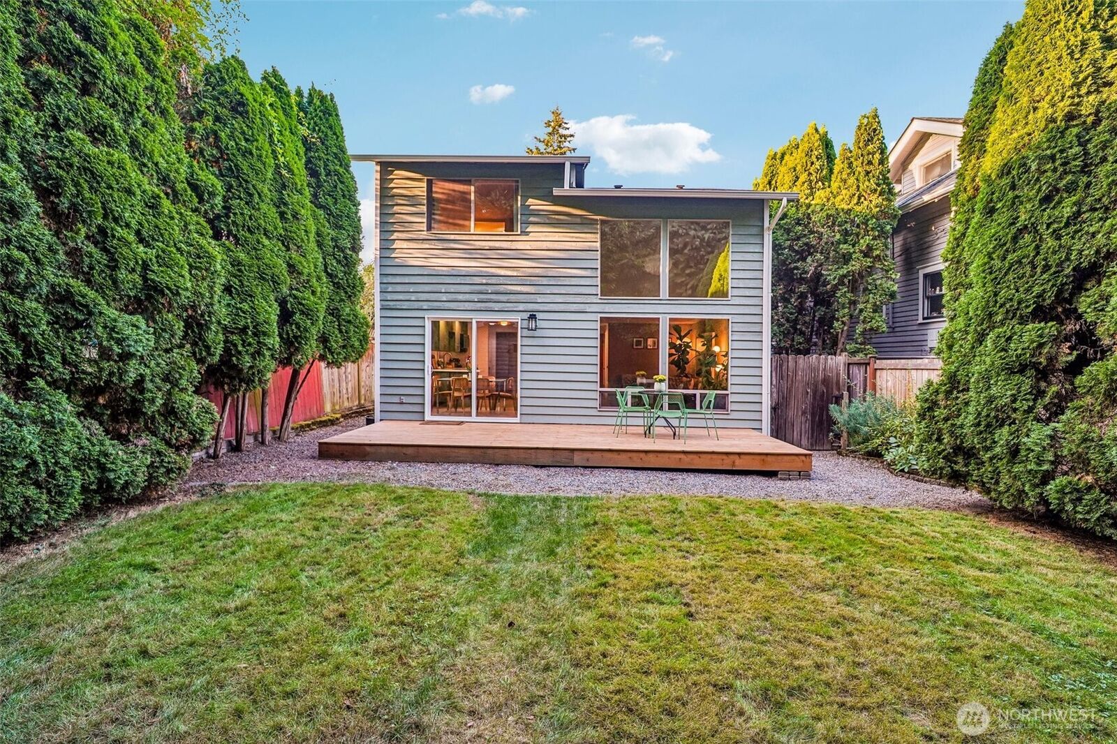 Property Photo: 811 NE 57th Street WA 98105