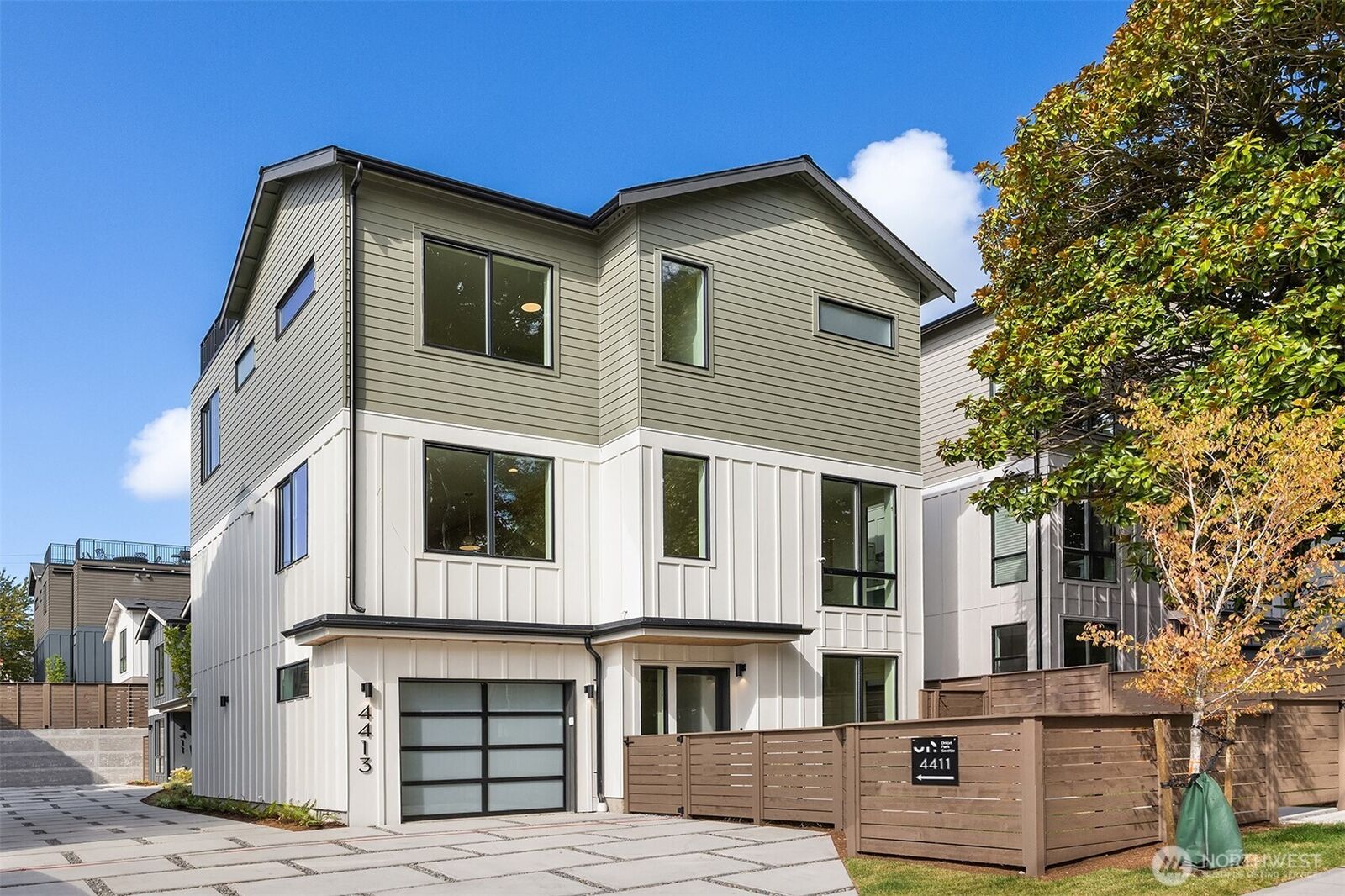 Property Photo: 4413 2nd Avenue NE WA 98105
