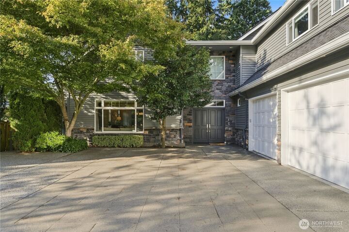 Property Photo:  6550  125th Avenue NE  WA 98033 