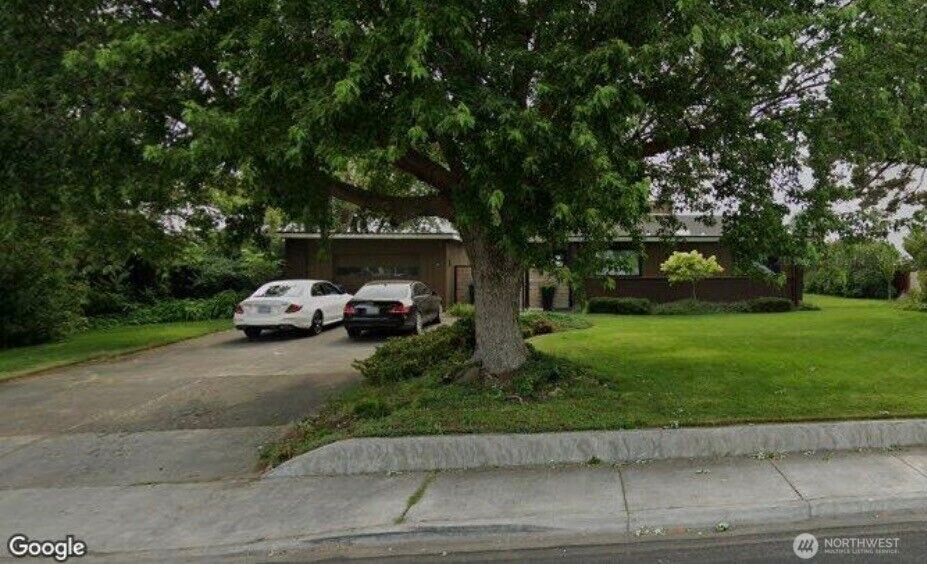 Property Photo:  614 N Crestview Drive  WA 98837 