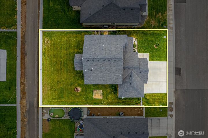 Property Photo: 707 I St NE WA 98848
