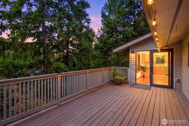 Property Photo: 13233 SE 51st Place WA 98006