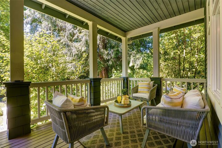 Property Photo: 1406 218th Avenue NE WA 98074