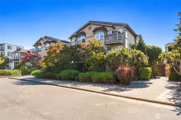 Property Photo: 2433 NW 59th Street 301 WA 98107