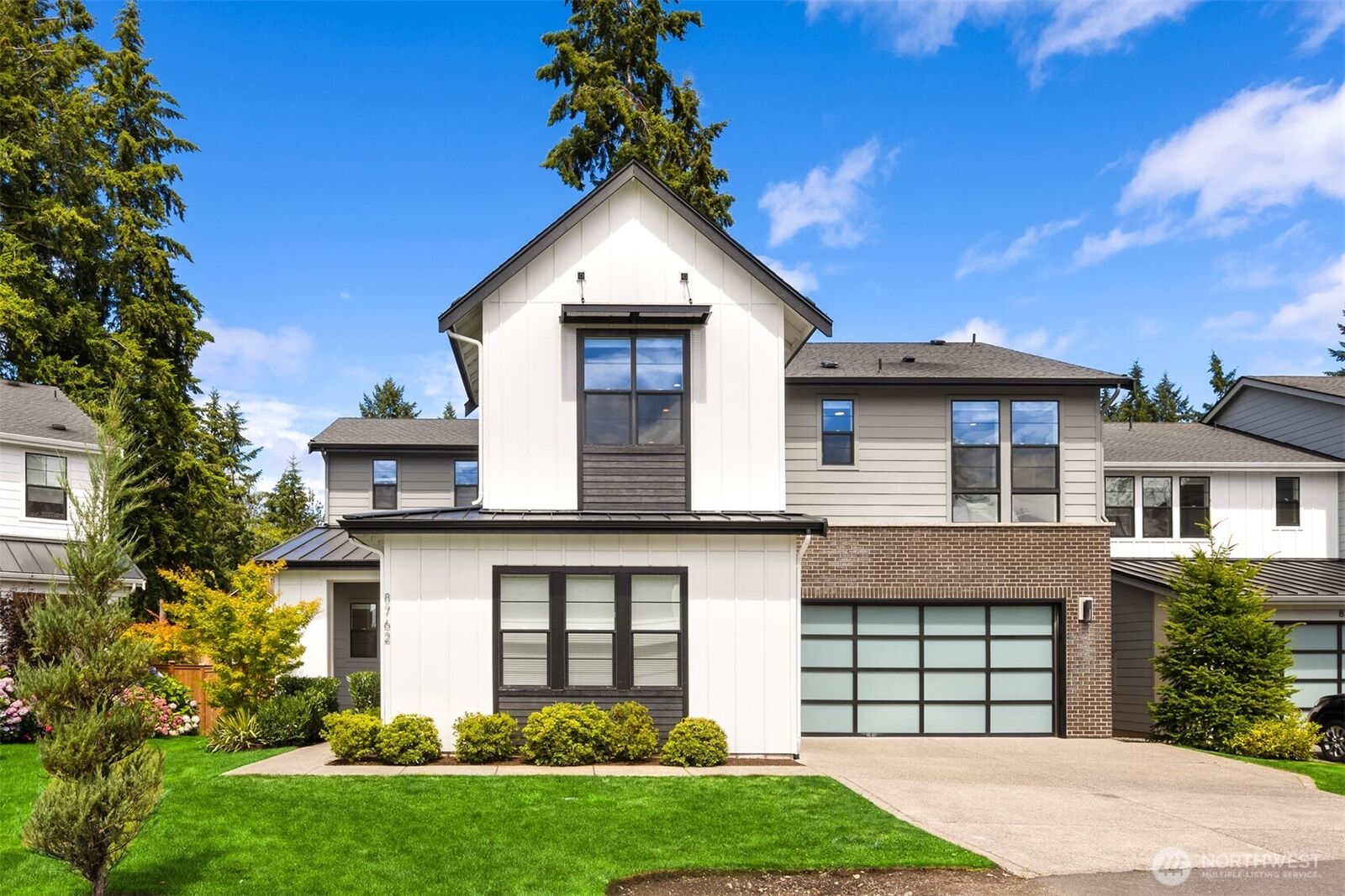 Property Photo:  8762 NE Winslow Grove Court  WA 98110 