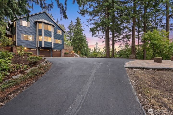 Property Photo:  9502  184th Avenue E  WA 98391 