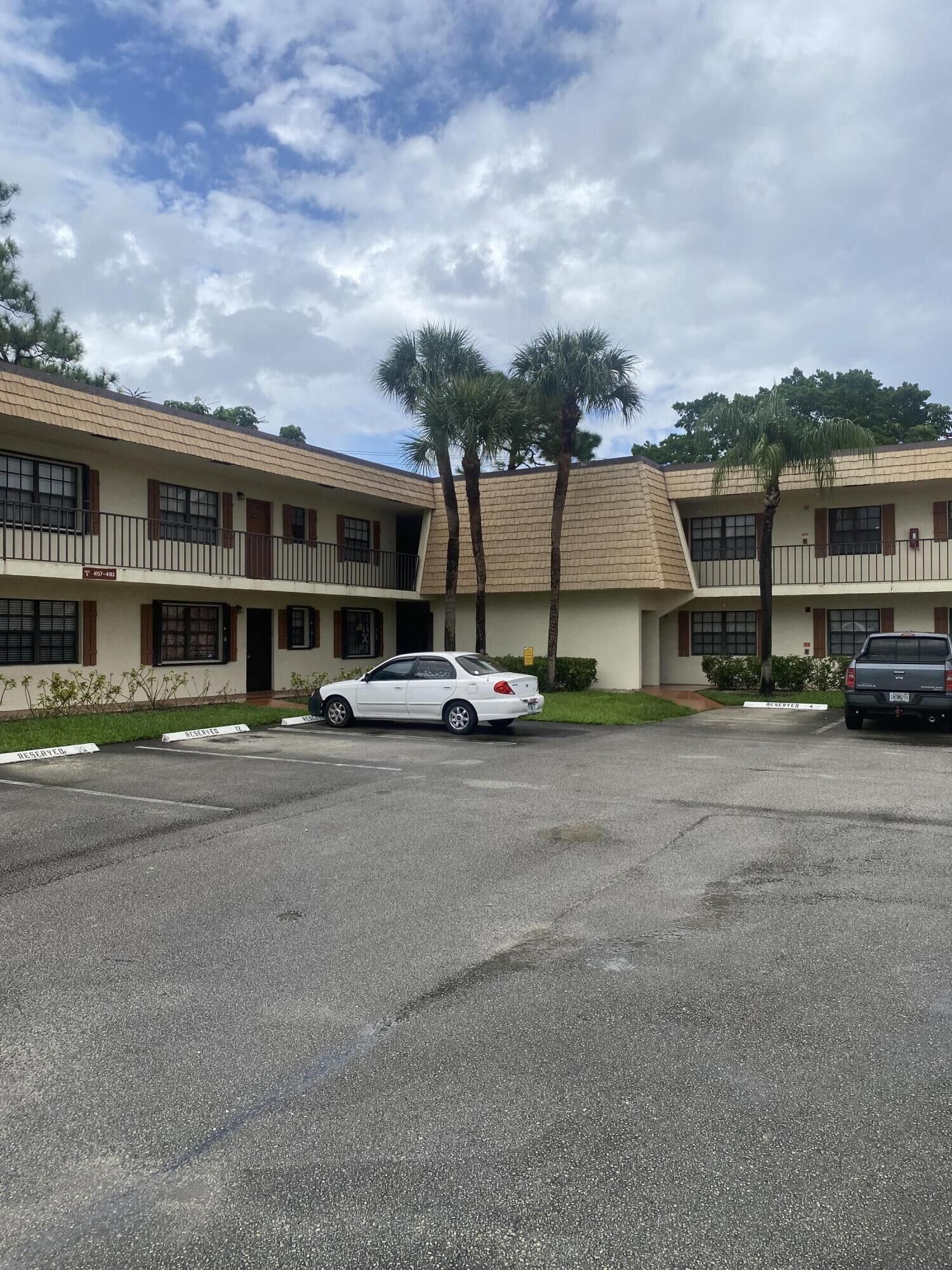 Property Photo: 4177 Oak Terrace Drive 4177 FL 33463