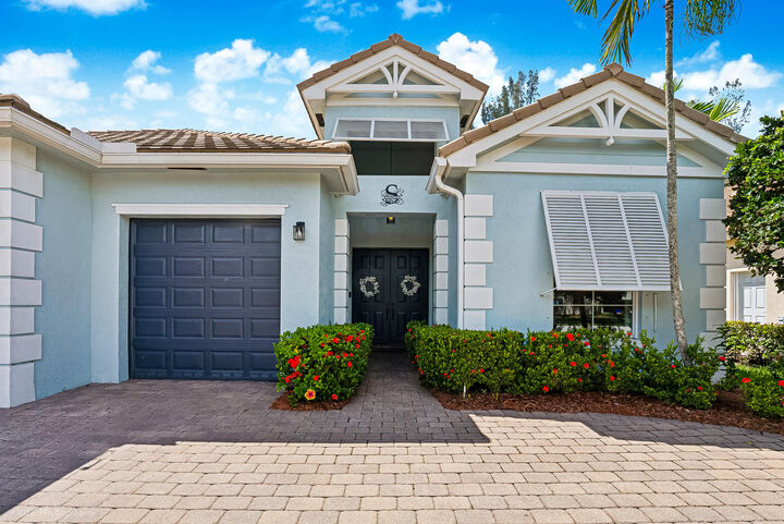Property Photo: 127 Palm Beach Plantation Boulevard FL 33411