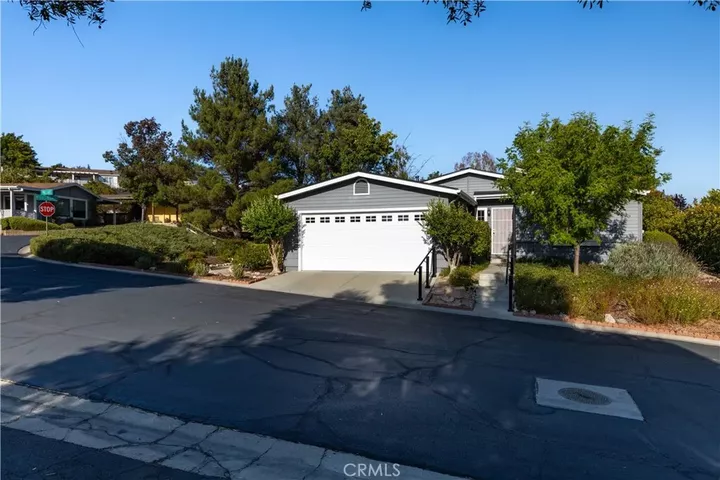 Property Photo: 1321 Mallard CA 93446