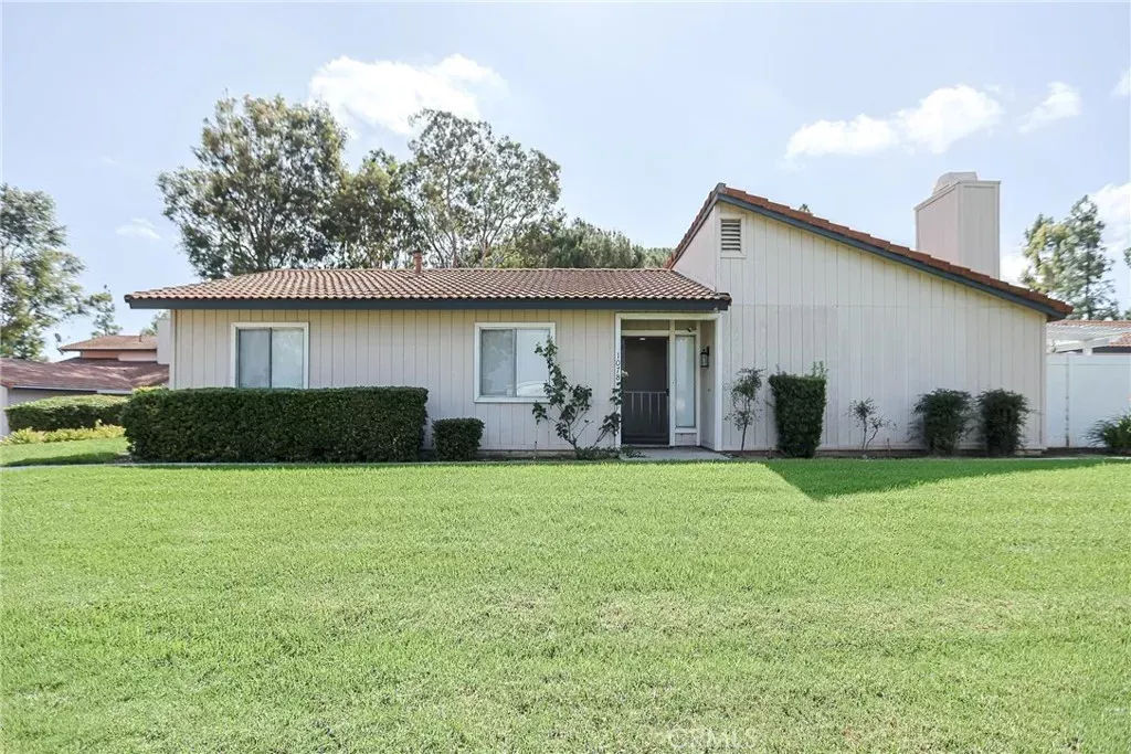Property Photo:  1078 Border  CA 92882 