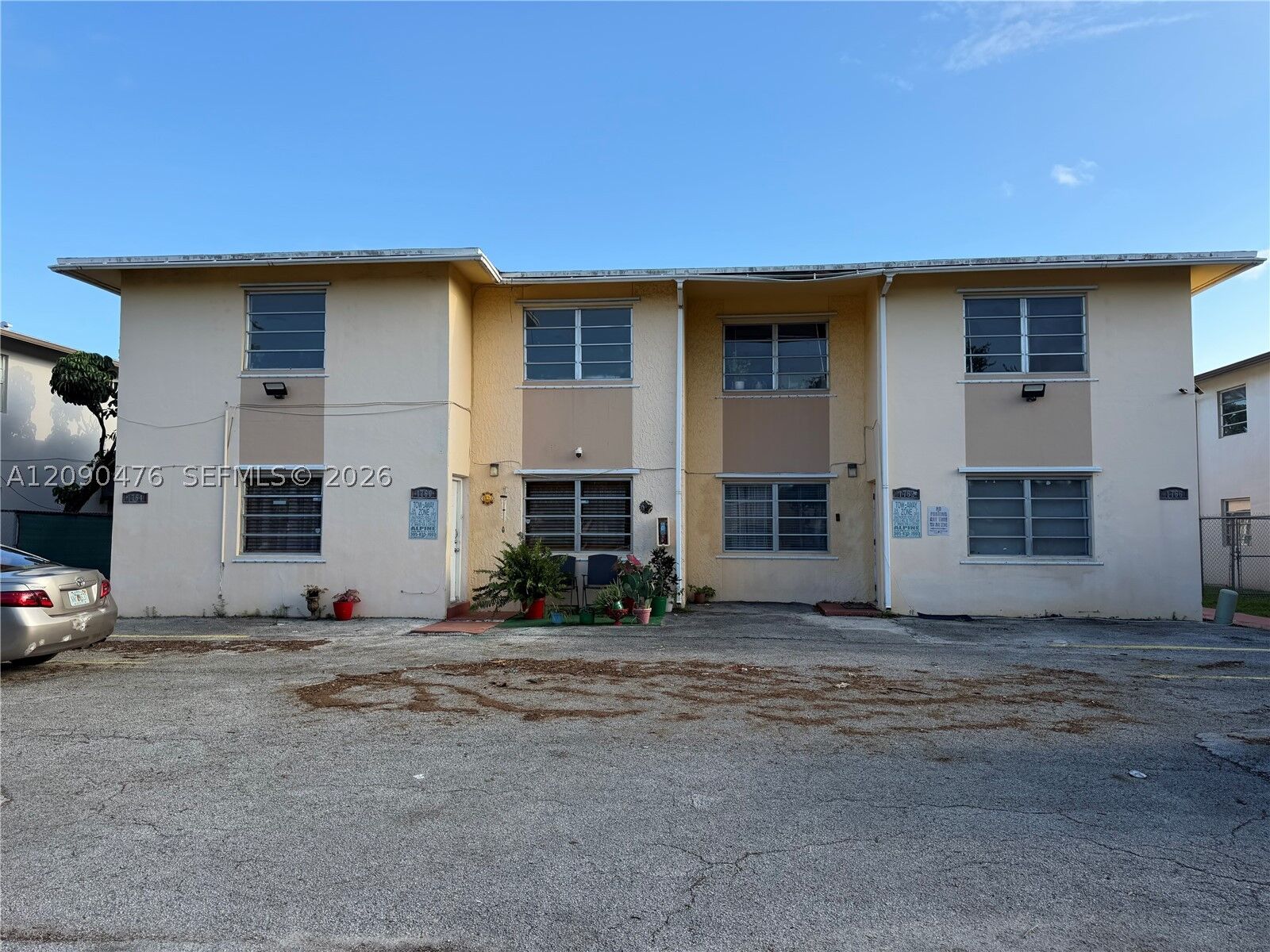 Property Photo:  1760 W 42nd St 1760  FL 33012 