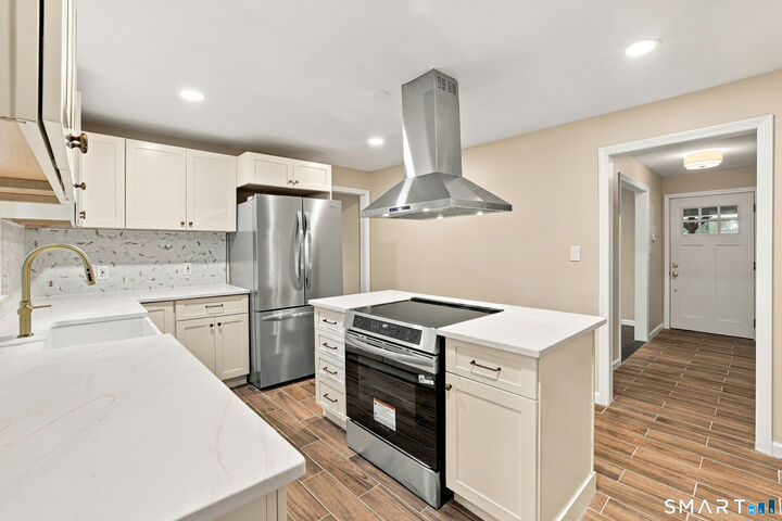 Property Photo:  61 Isleib Road  CT 06447 