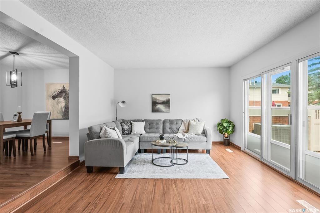 Property Photo:  156 Plainsview Drive  SK S4S 6L2 