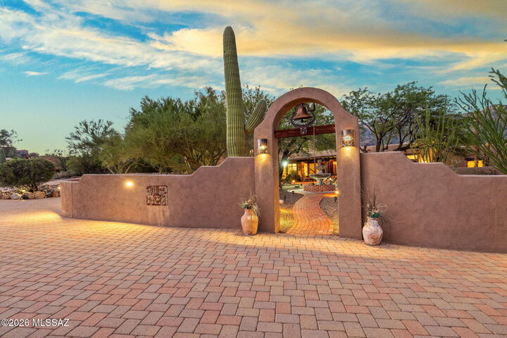 Property Photo:  6001 E Paseo Ventoso  AZ 85750 