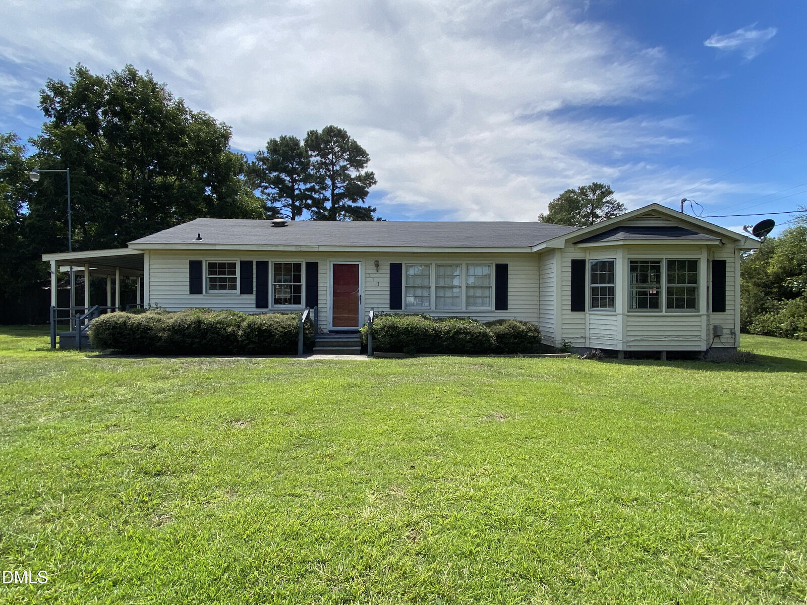 Property Photo:  513 Pear Street  NC 28504 