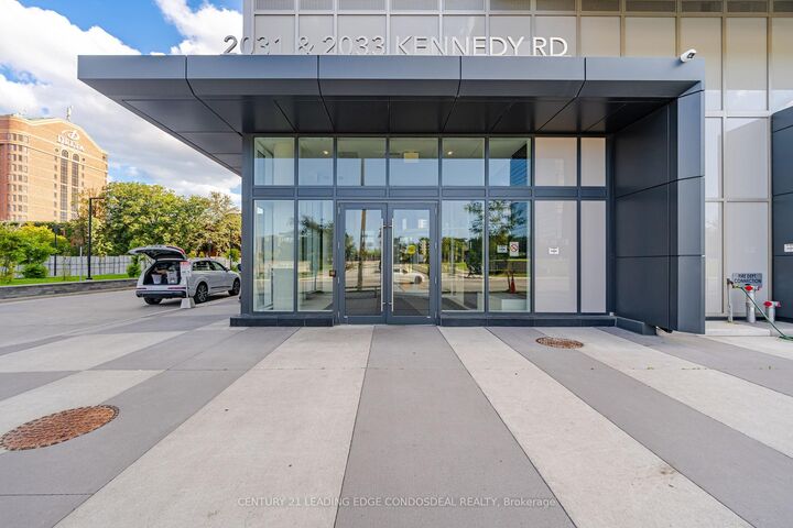 Property Photo: 2033 Kennedy Road 1812 ON M1S 0L3